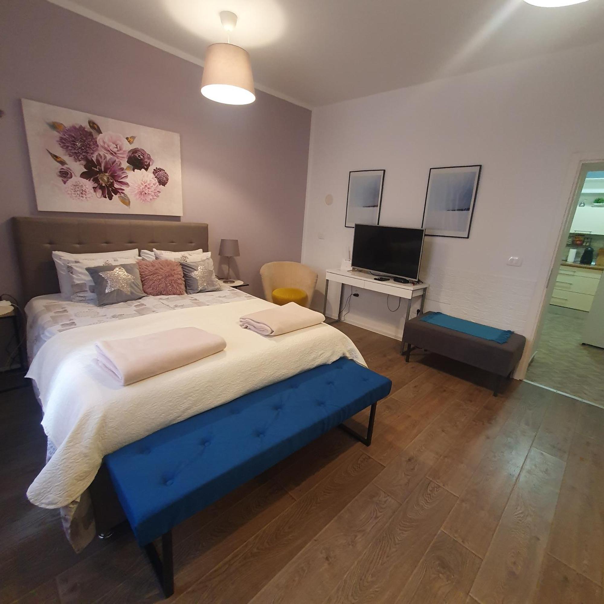 Apartment Kety Pula Eksteriør billede