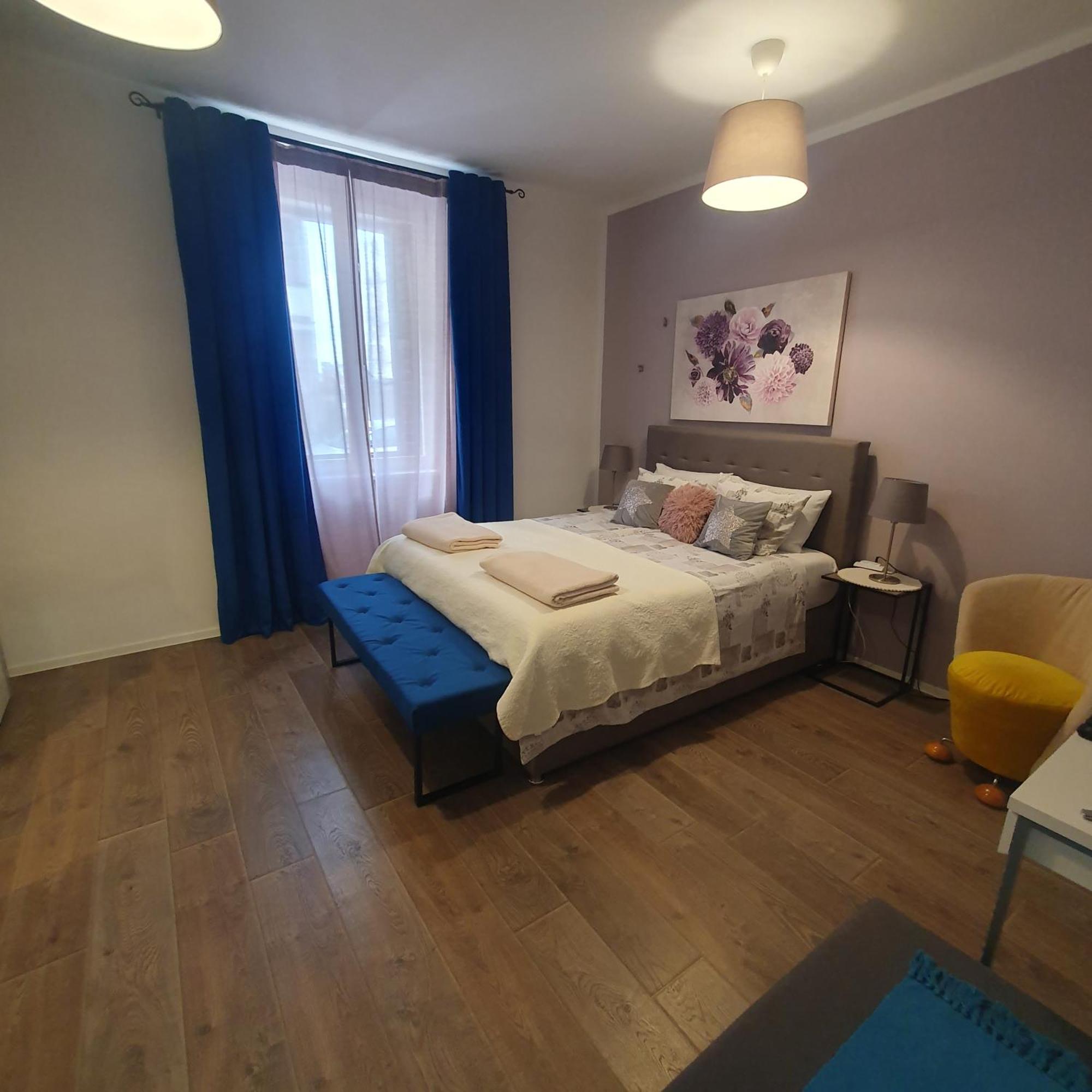 Apartment Kety Pula Eksteriør billede
